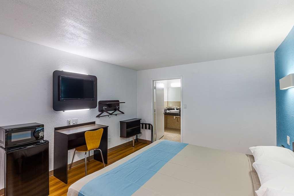 Motel 6 Fort Worth - Northside Phòng bức ảnh