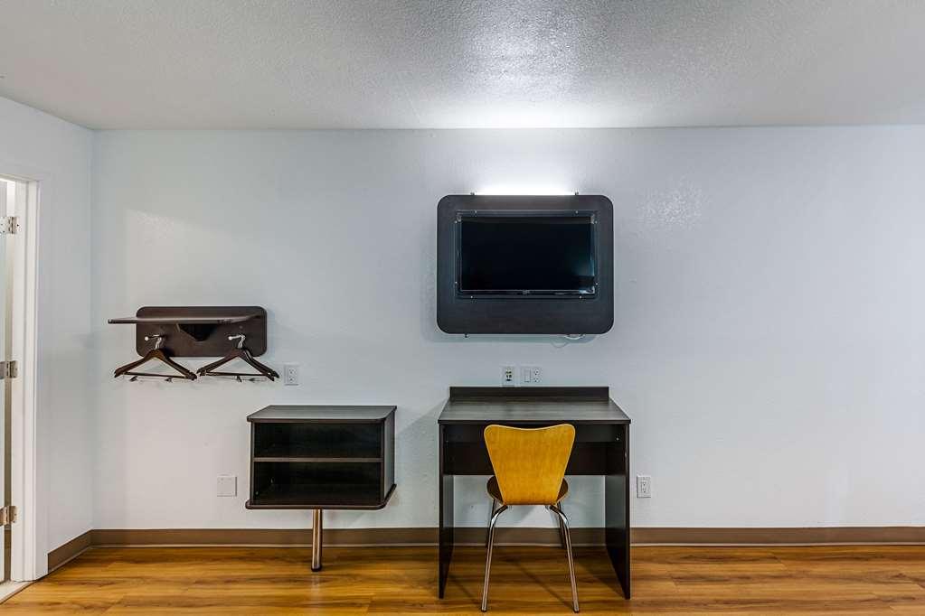 Motel 6 Fort Worth - Northside Phòng bức ảnh