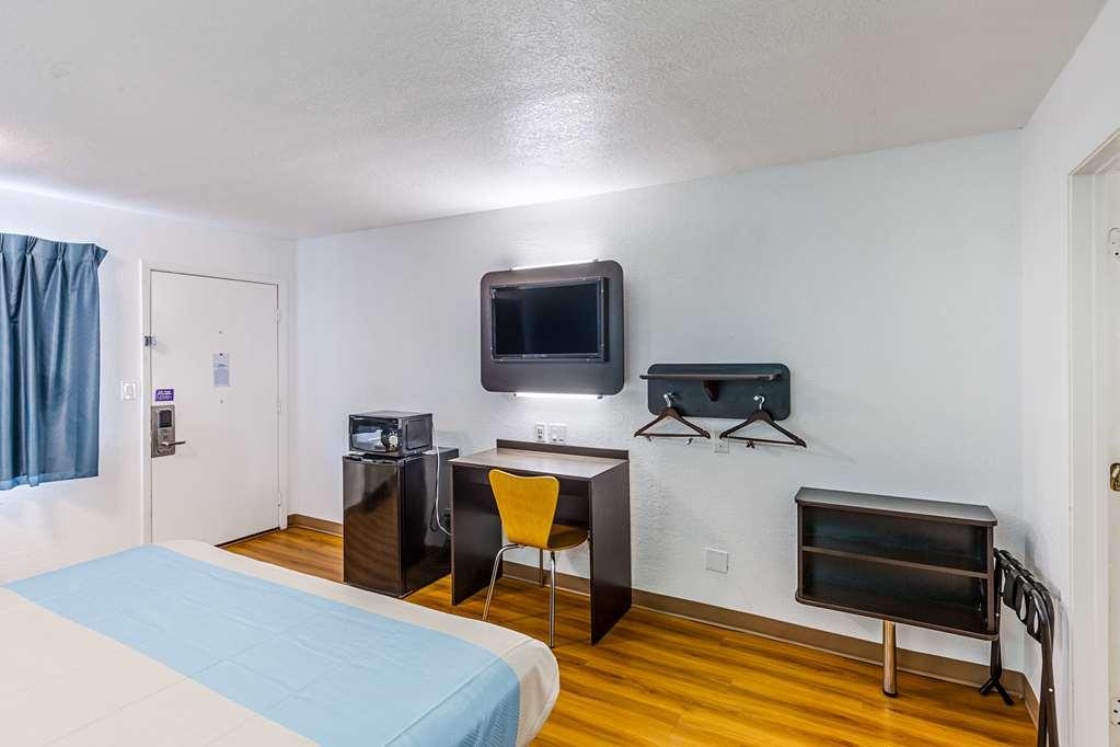 Motel 6 Fort Worth - Northside Phòng bức ảnh