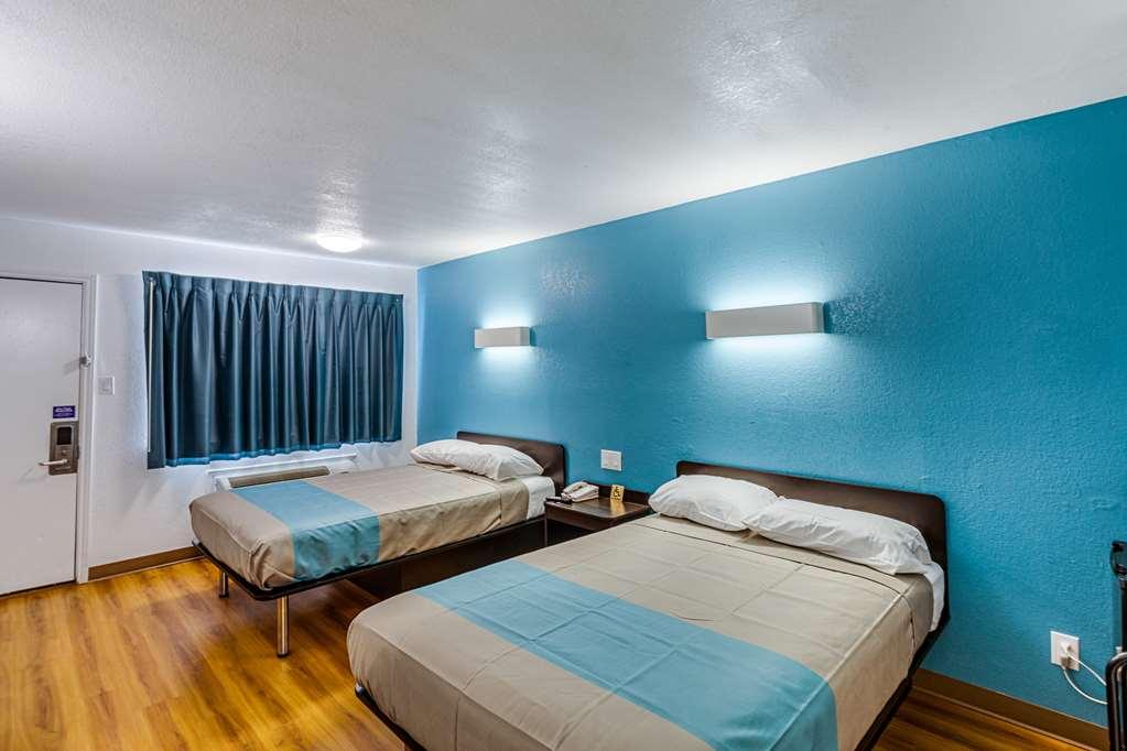 Motel 6 Fort Worth - Northside Phòng bức ảnh