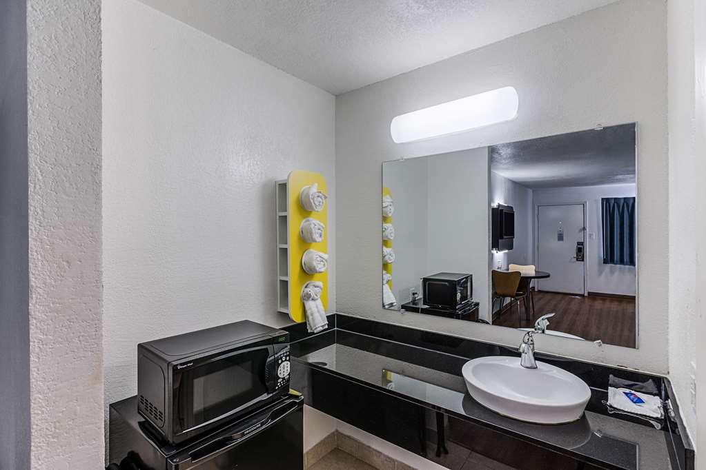 Motel 6 Fort Worth - Northside Phòng bức ảnh