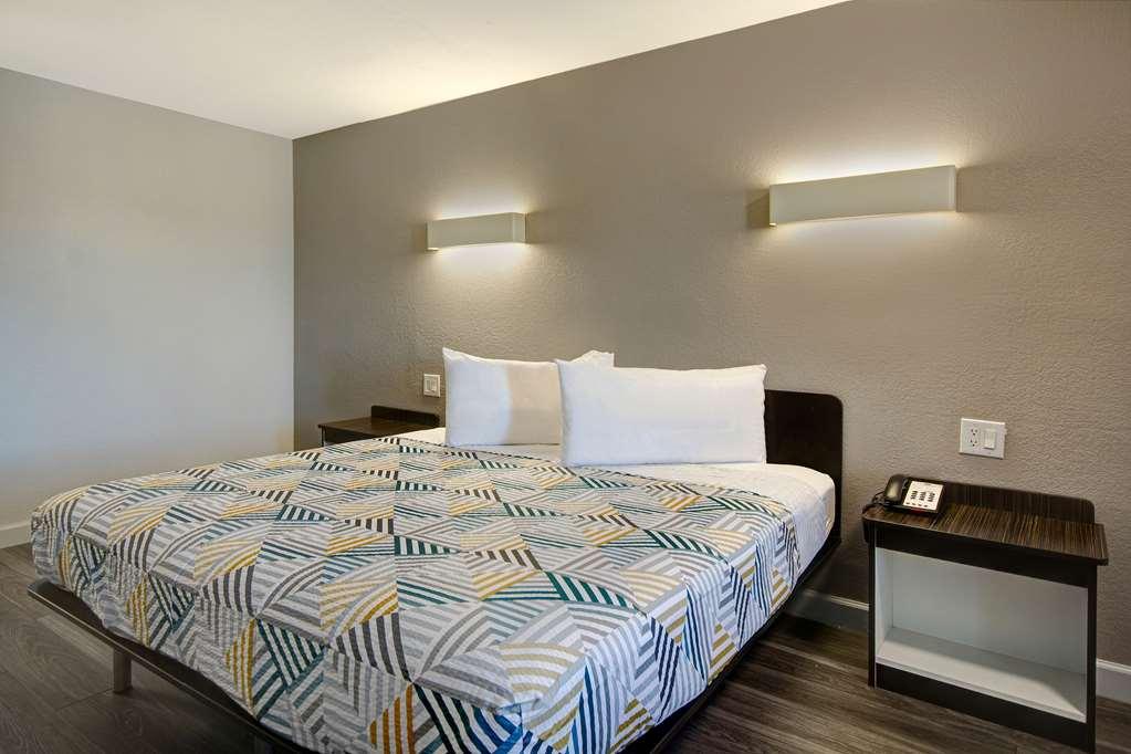 Motel 6 Fort Worth - Northside Phòng bức ảnh