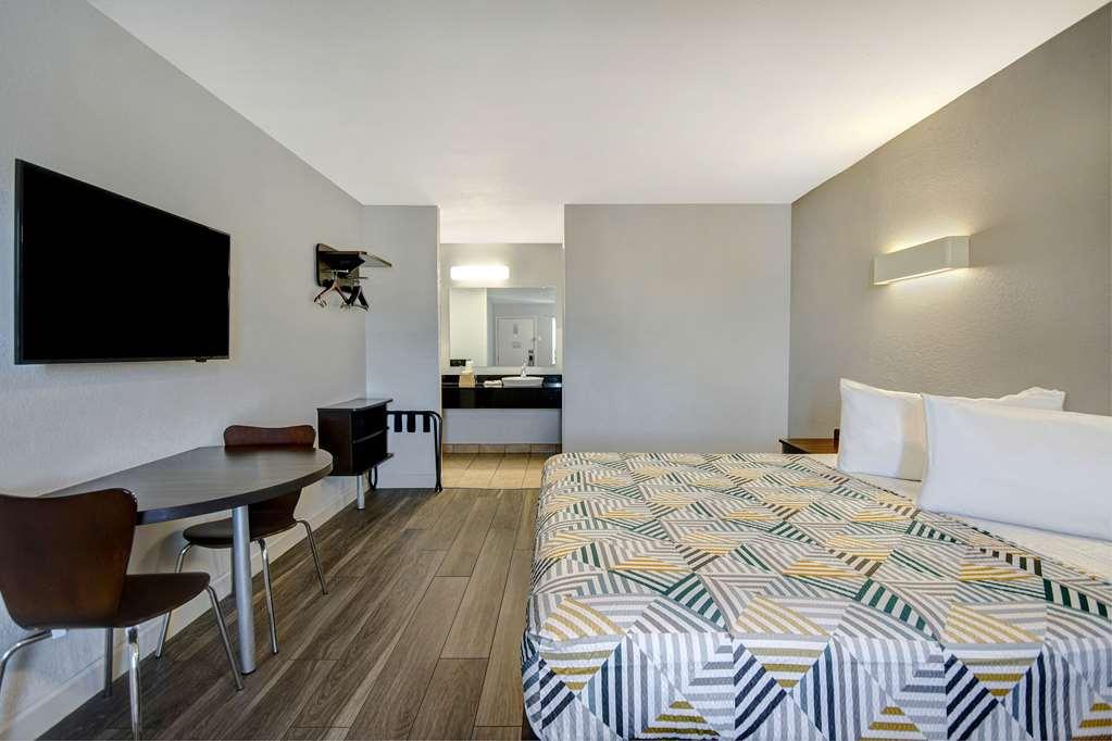 Motel 6 Fort Worth - Northside Phòng bức ảnh