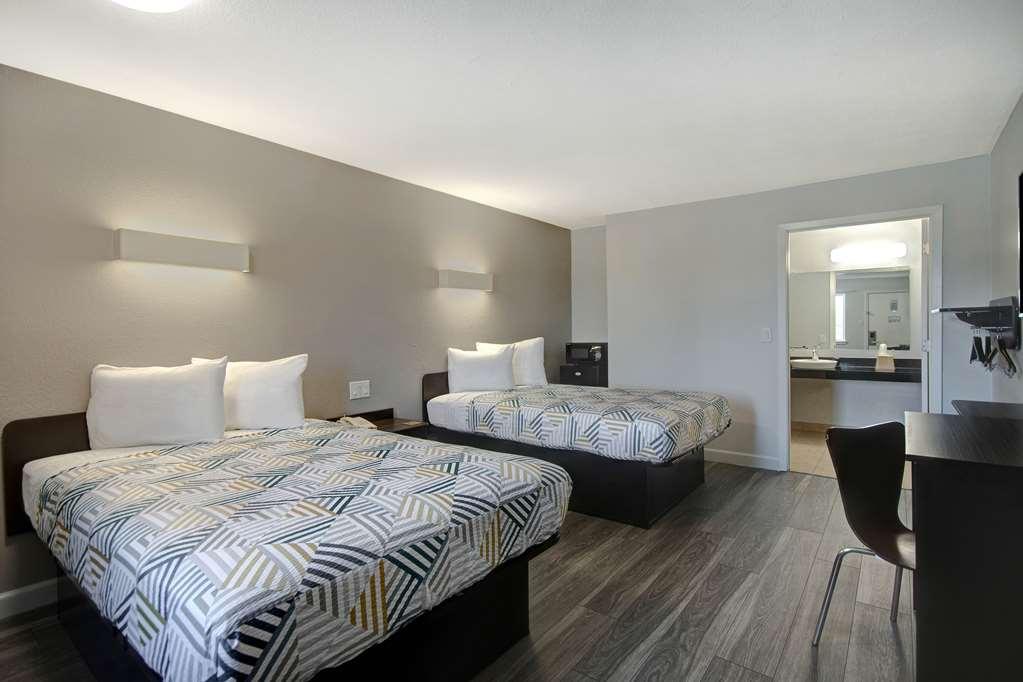 Motel 6 Fort Worth - Northside Phòng bức ảnh