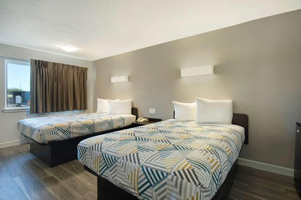 Motel 6 Fort Worth - Northside Phòng bức ảnh