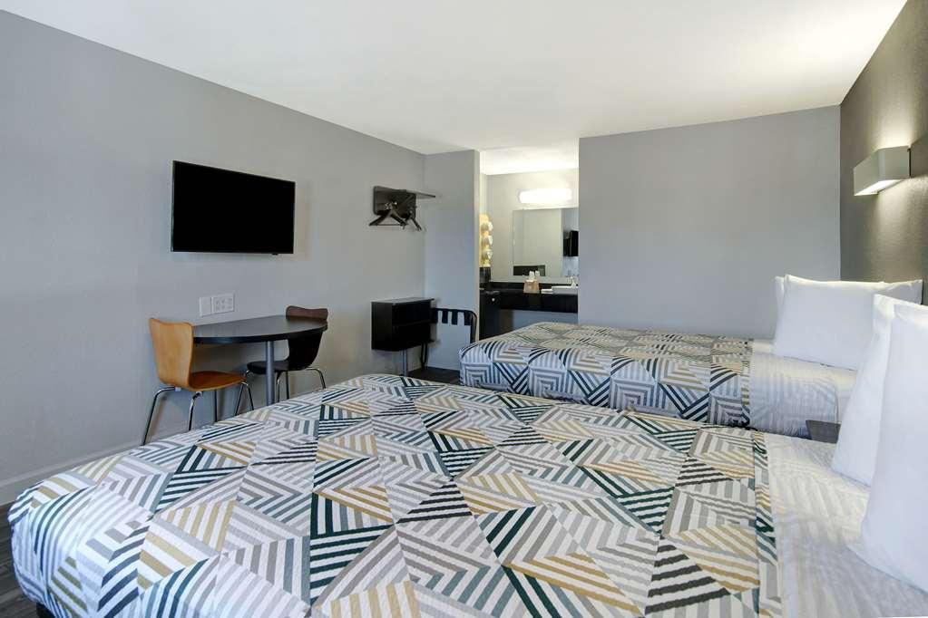 Motel 6 Fort Worth - Northside Phòng bức ảnh