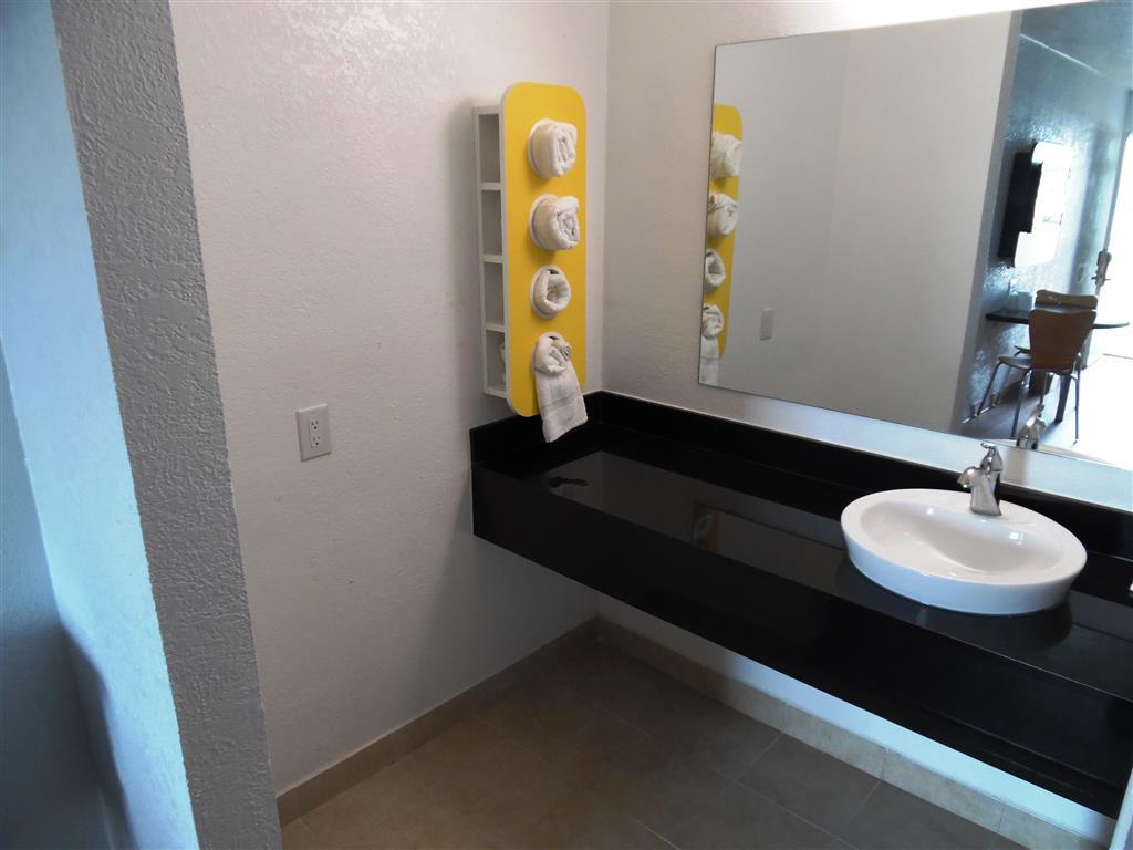 Motel 6 Fort Worth - Northside Phòng bức ảnh